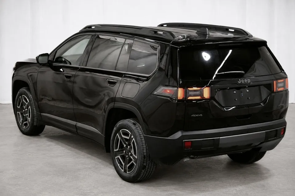 Jeep Cherokee 2026 photo 4