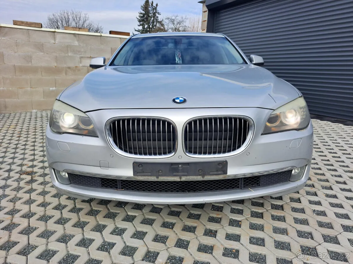 BMW 730D photo 2