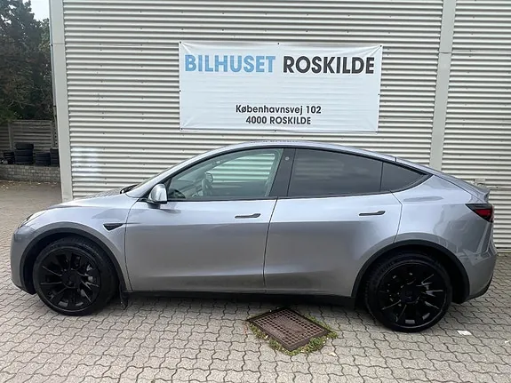 Tesla Model Y 2024 photo 3