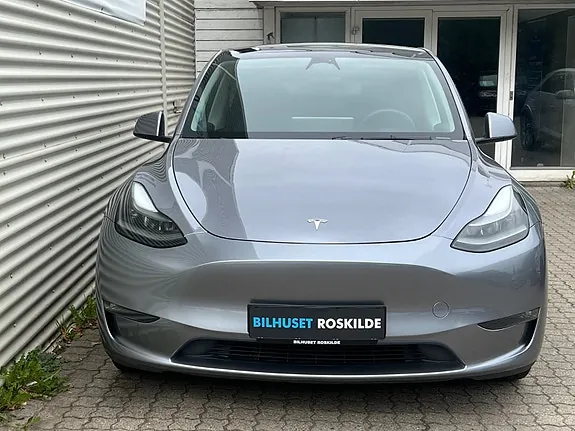 Tesla Model Y 2024 photo 2