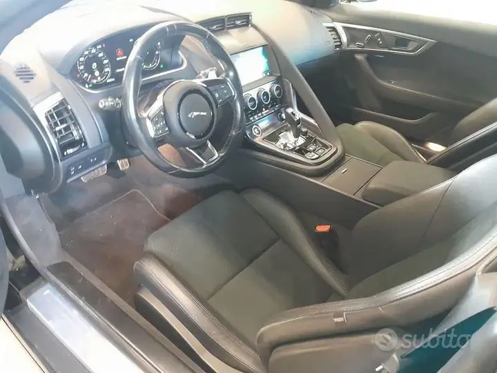 Jaguar F-Type 2021 photo 4