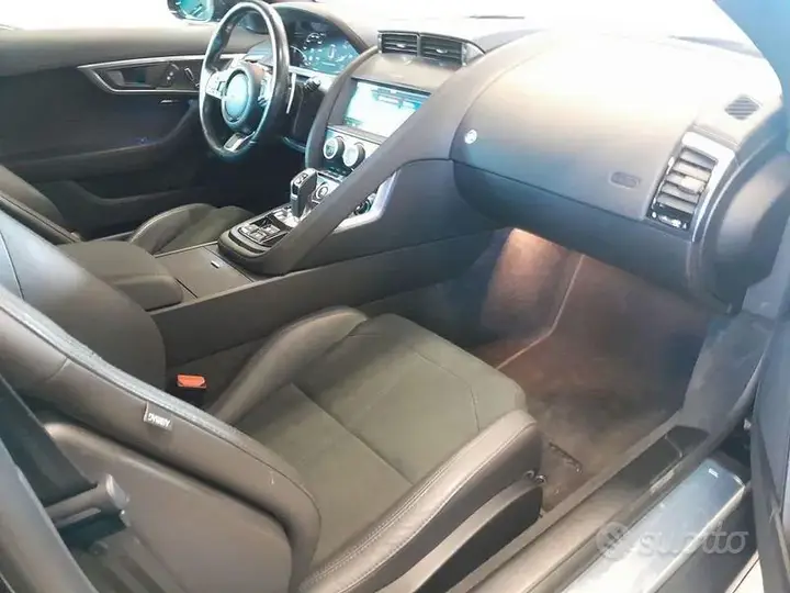 Jaguar F-Type 2021 photo 3