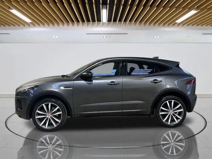 Jaguar E-Pace 2018 photo 5