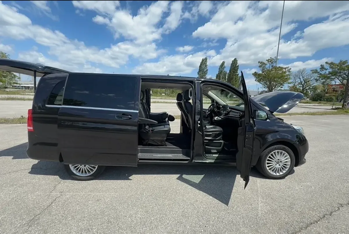 Mercedes-Benz V-Class 2019 photo 2