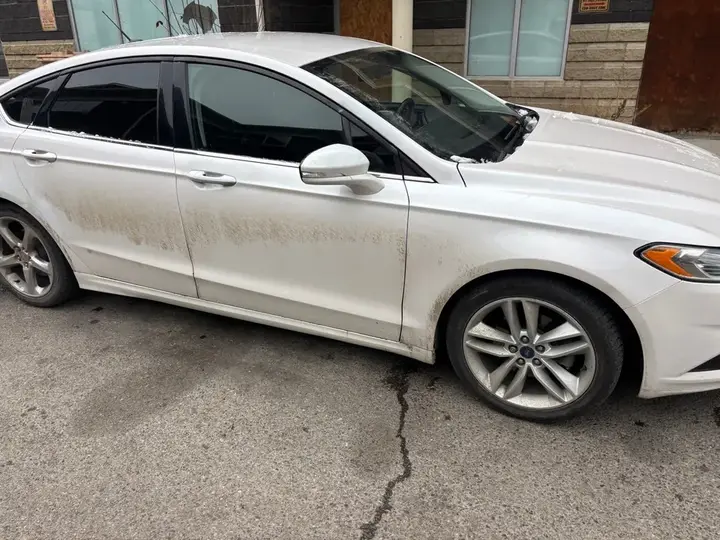 Ford Fusion 2016 photo 2