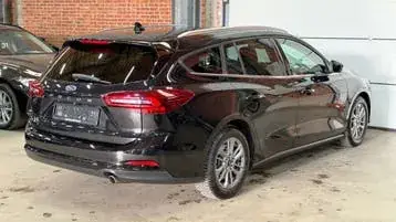 Ford Focus 2024 photo 2