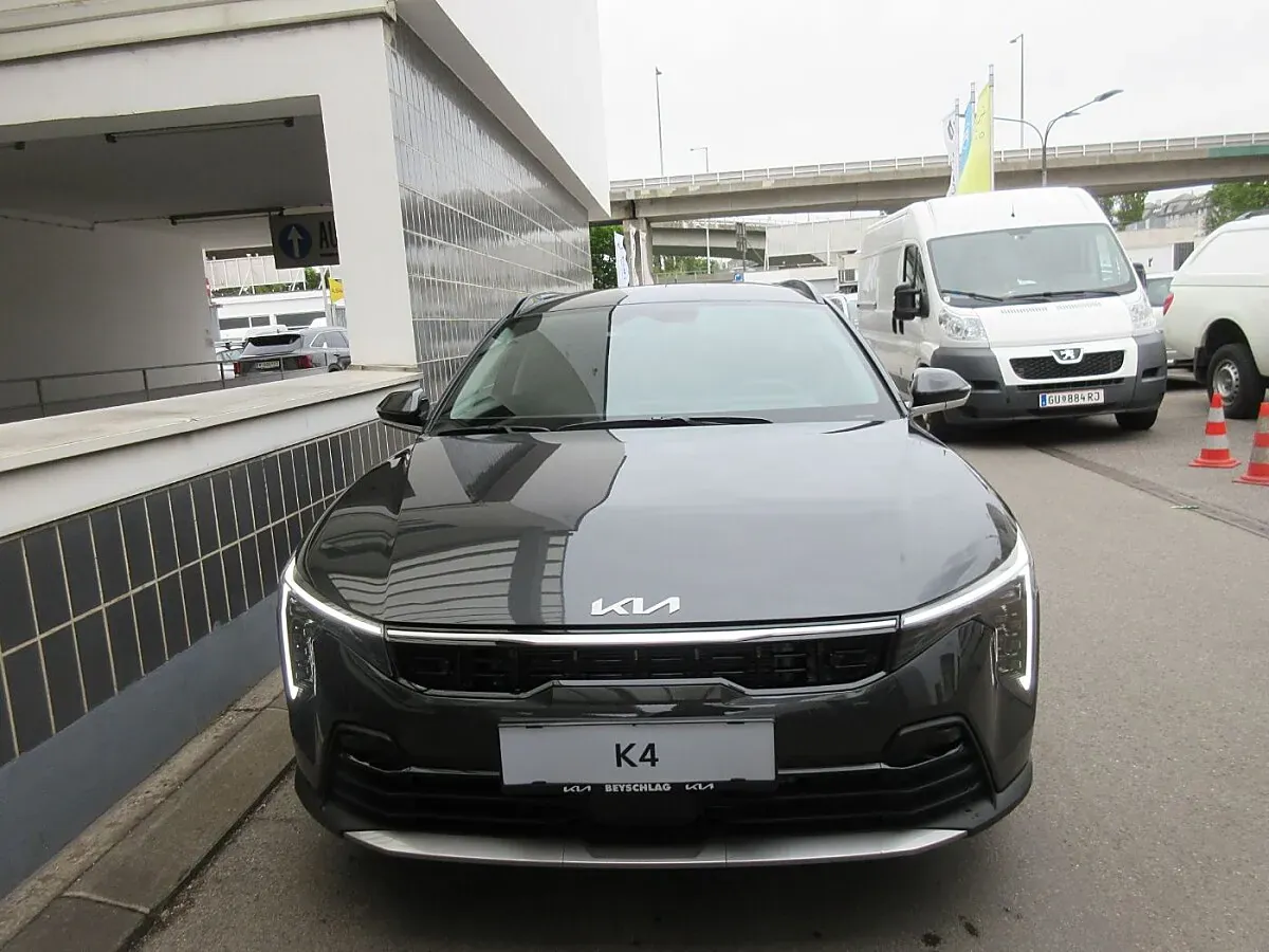 Kia K4 photo 3