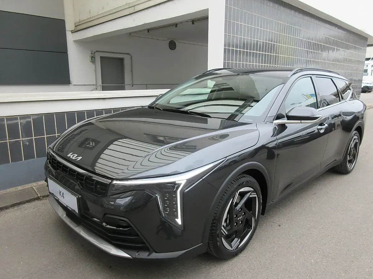 Kia K4 photo 2