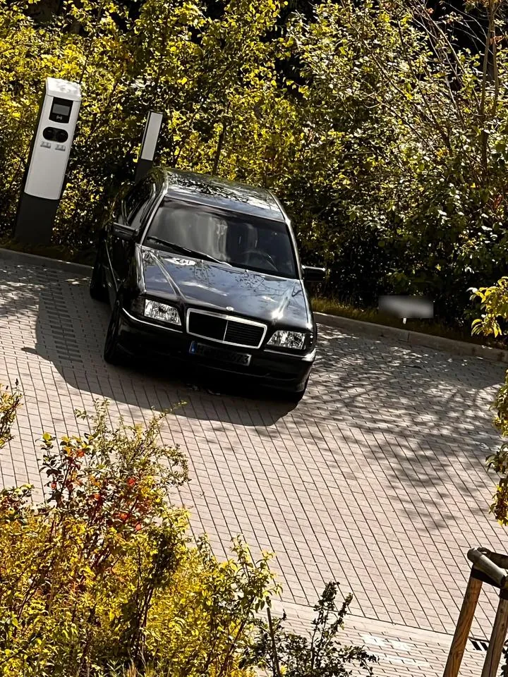 Mercedes-Benz C240