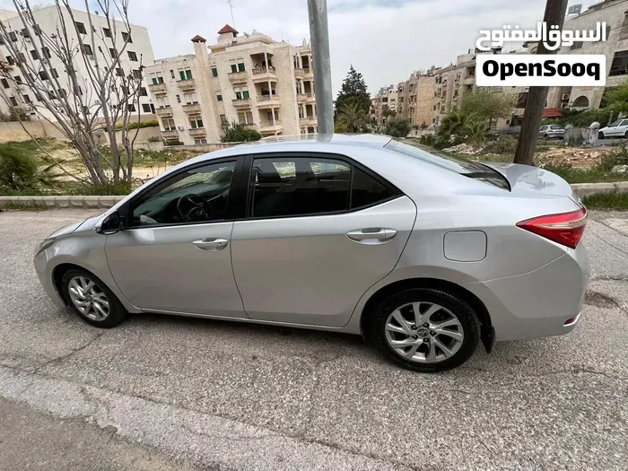 Toyota Corolla 2017 photo 2
