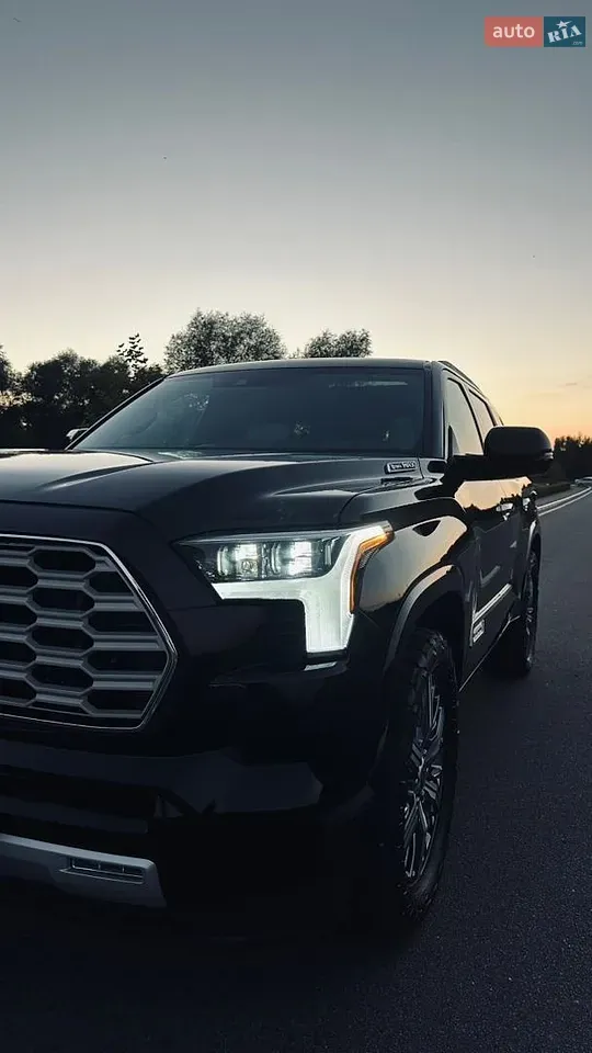 Toyota Sequoia 2023 photo 3