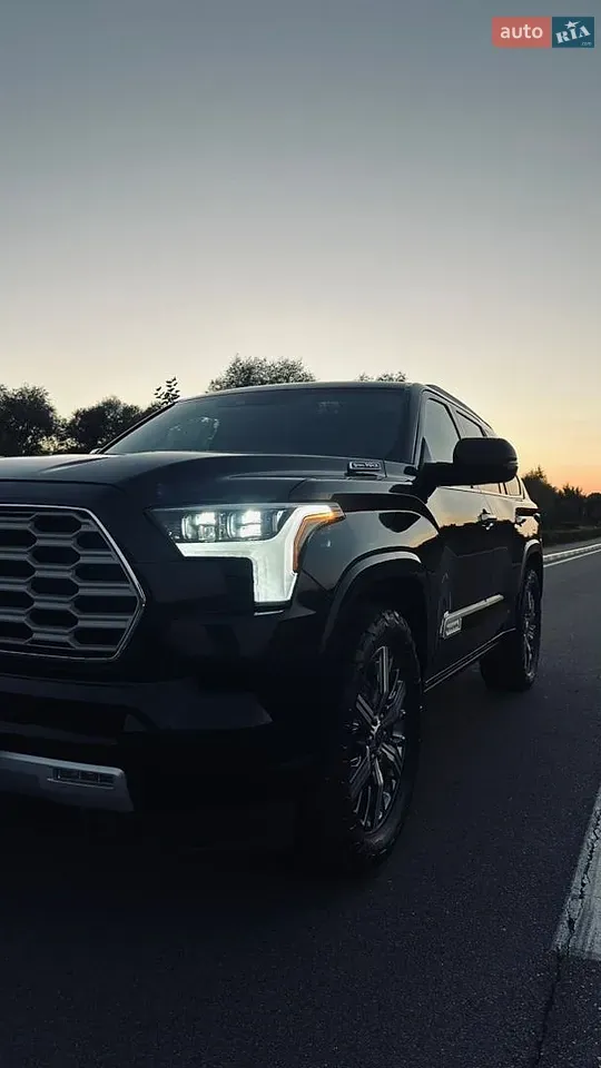 Toyota Sequoia 2023 photo 4