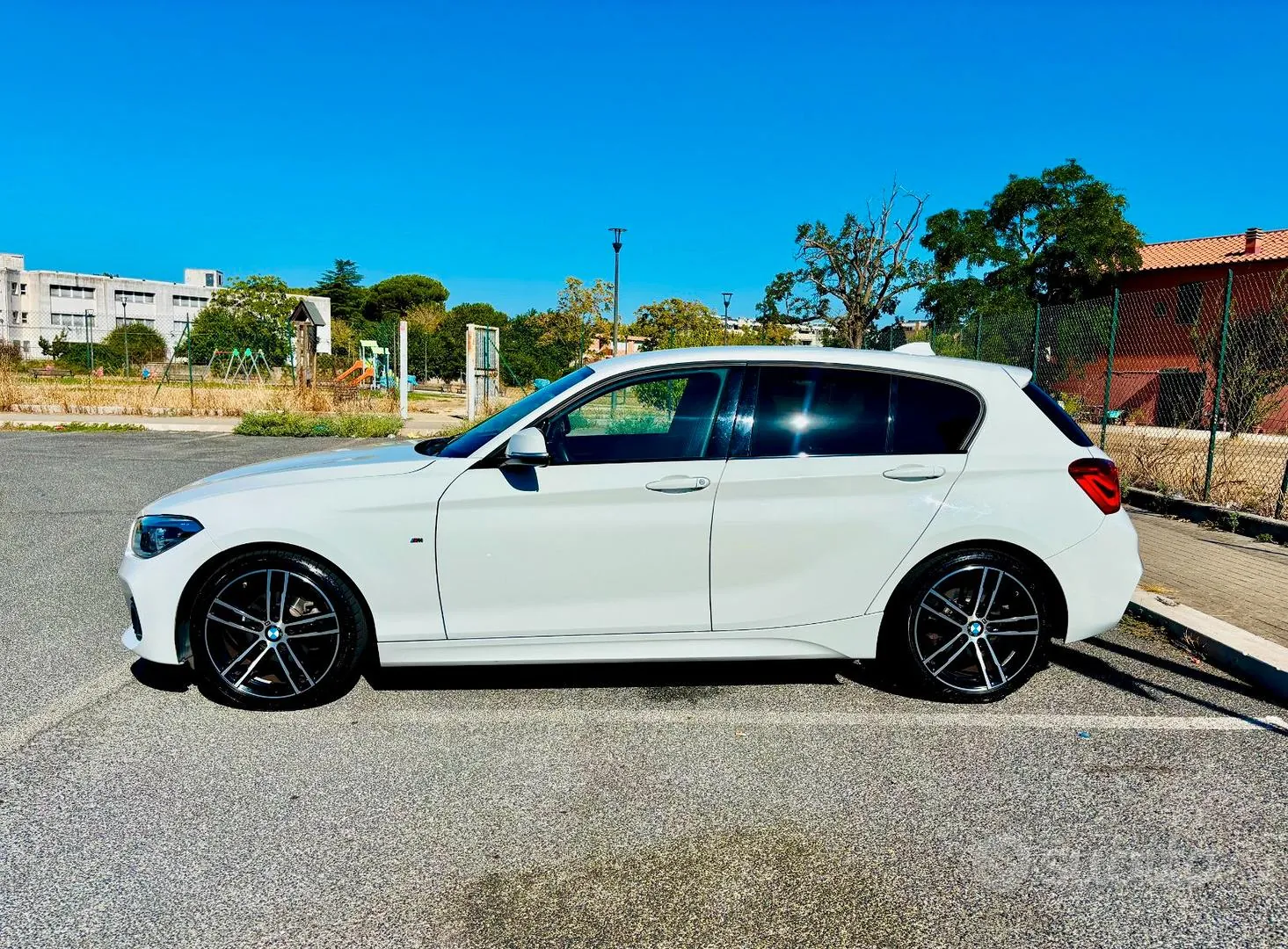 BMW 118D 2019 photo 2