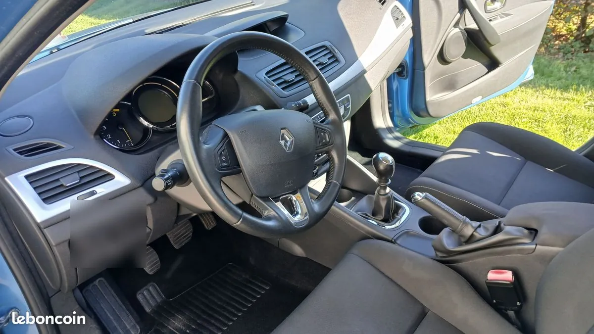 Renault Megane 2014 photo 2
