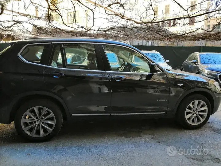 BMW X3 2011 photo 2