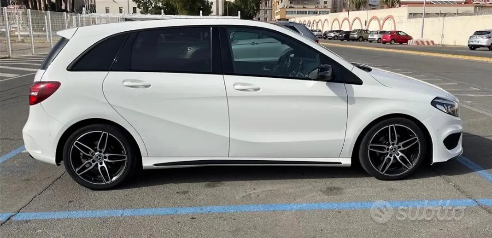 Mercedes-Benz B-Class 2016 photo 2