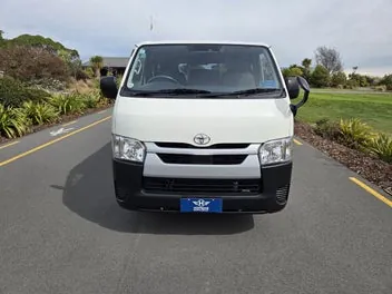 Toyota Hiace 2020 photo 3