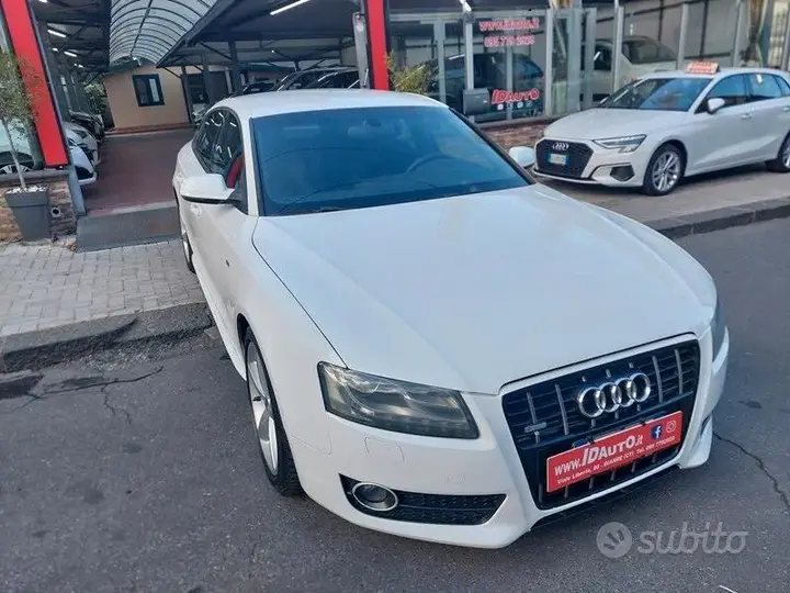 Audi A5 2011 photo 2