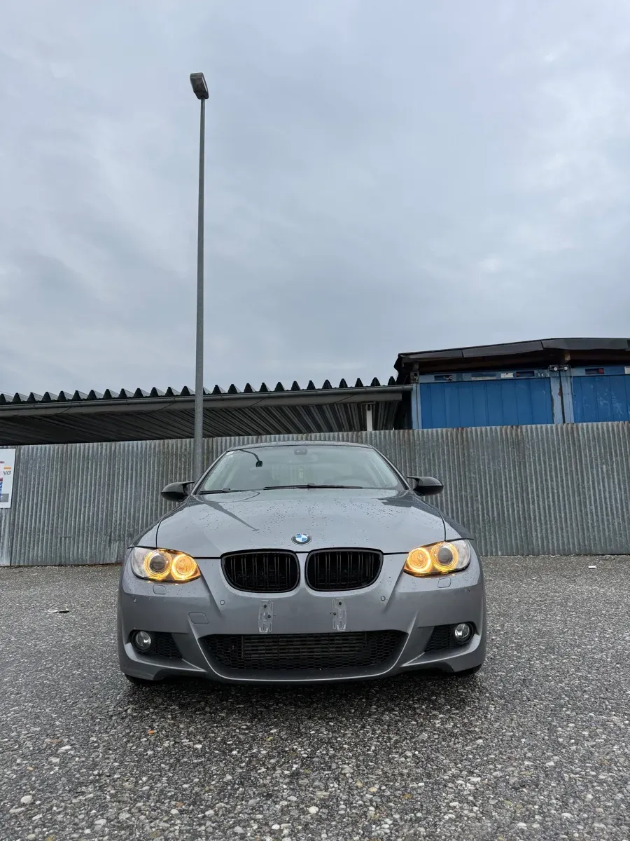 BMW 3 Series 2009 photo 3