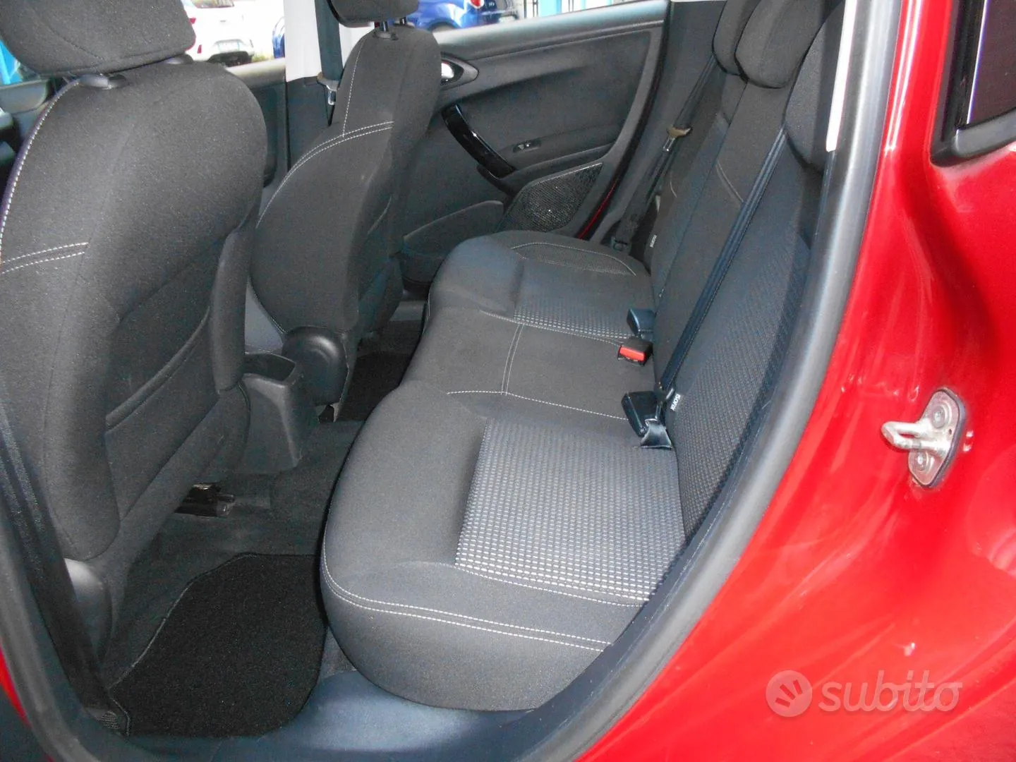 Peugeot 208 2016 photo 5