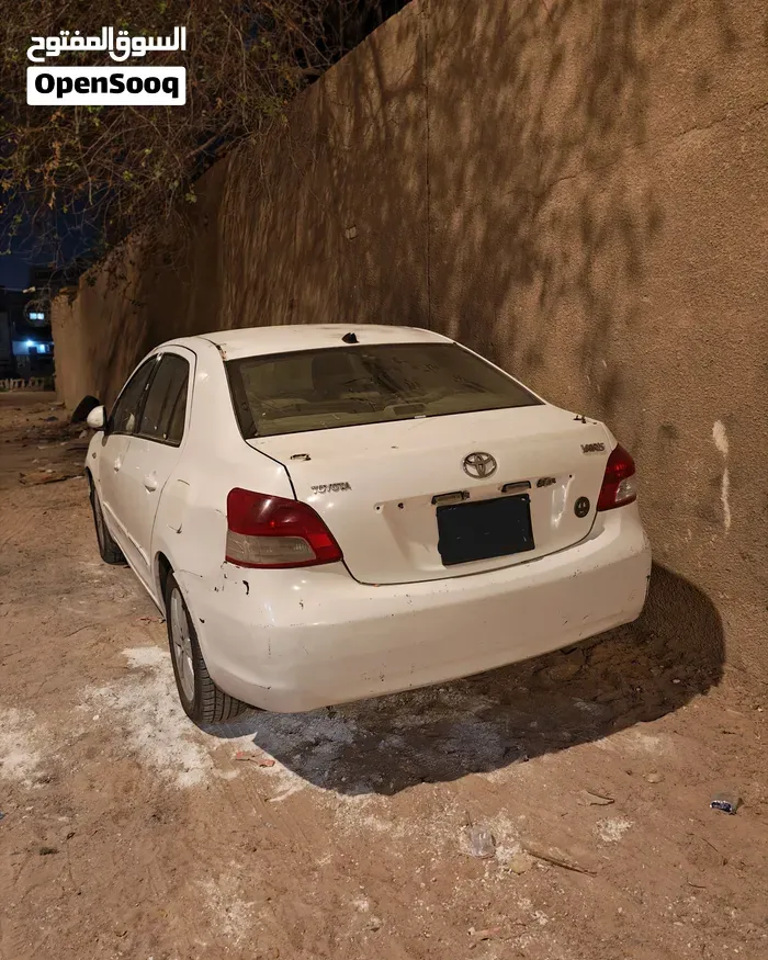 Toyota Yaris 2013 photo 2