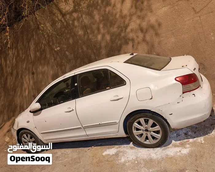 Toyota Yaris 2013 photo 3