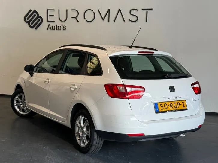 Seat Ibiza 2011 photo 3
