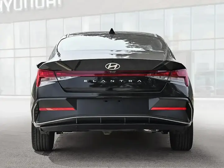 Hyundai Elantra 2026 photo 5