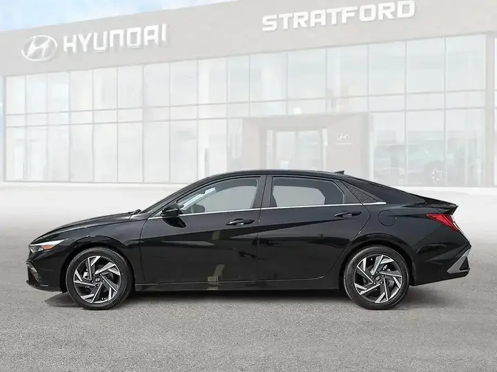 Hyundai Elantra 2026 photo 3