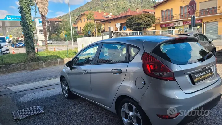 Ford Fiesta 2012 photo 3