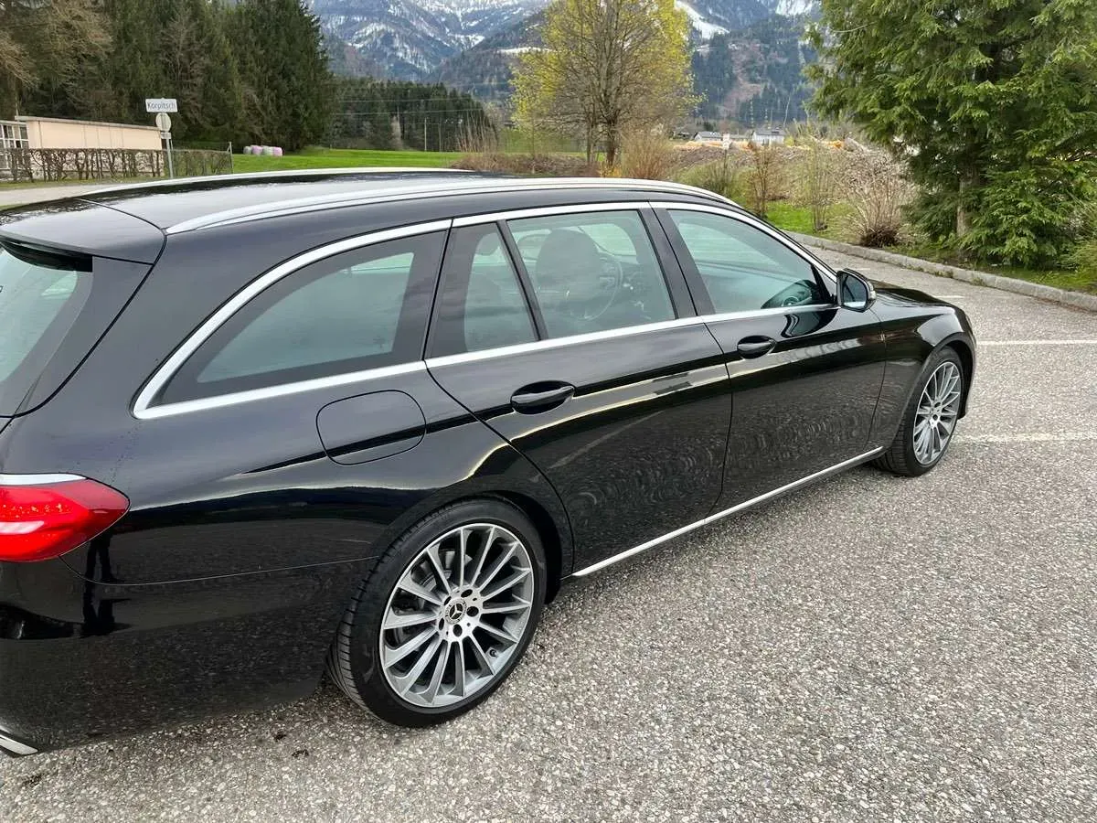 Mercedes-Benz E-Class 2017 photo 2