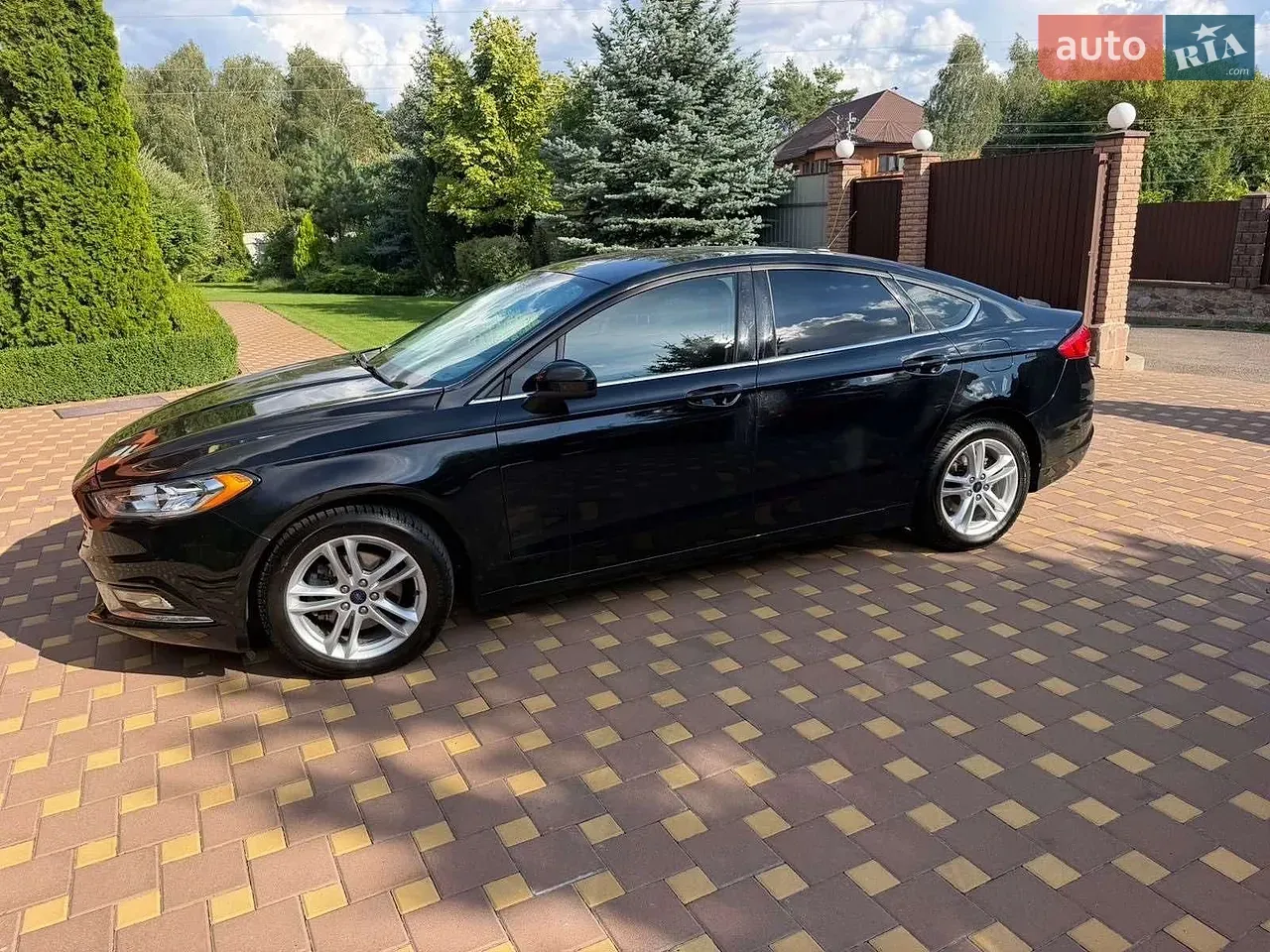 Ford Fusion 2018 photo 2
