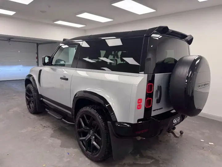 Land Rover Defender 90 2023 photo 2