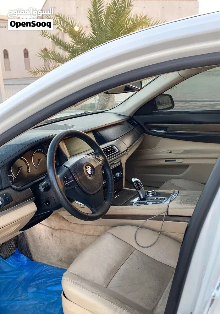 BMW 7 Series 2010 photo 4
