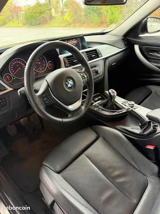 BMW 3 Series 2015 photo 2