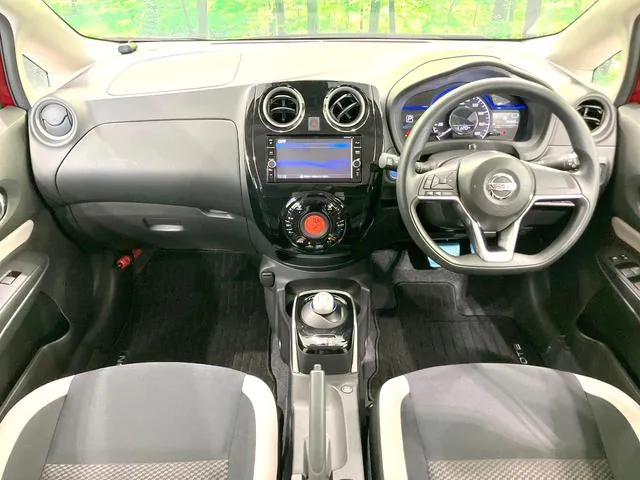 Nissan Note 2019 photo 2