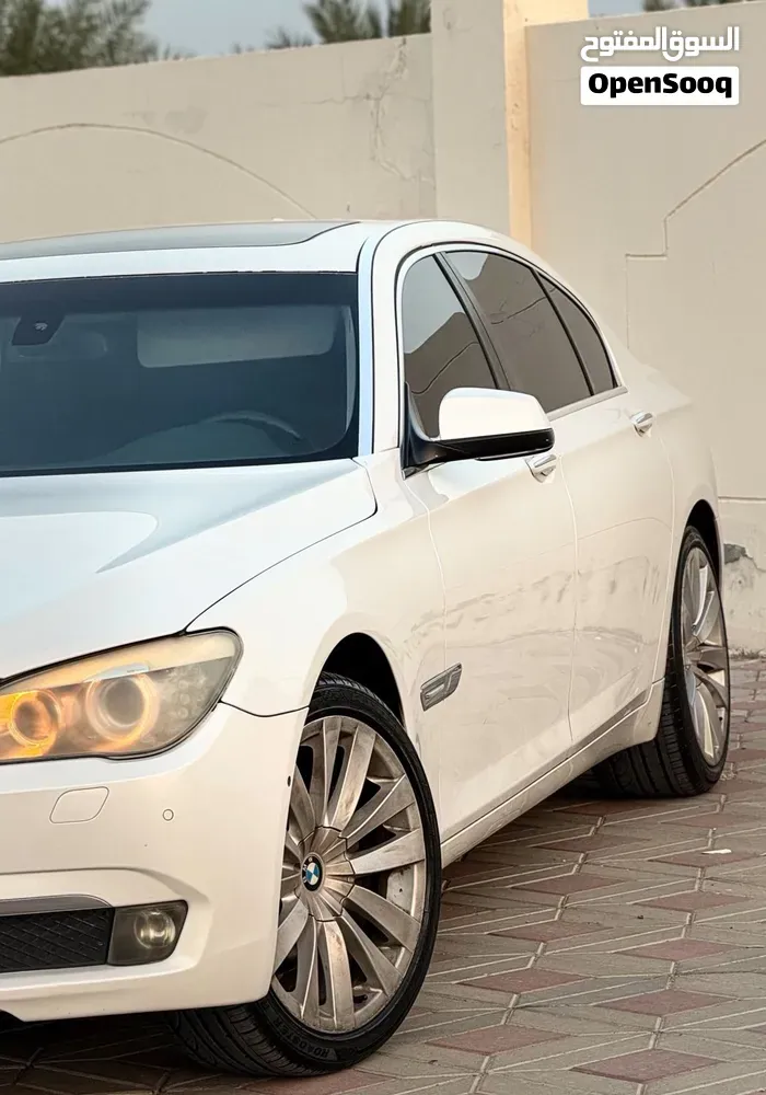 BMW 7 Series 2012 photo 4