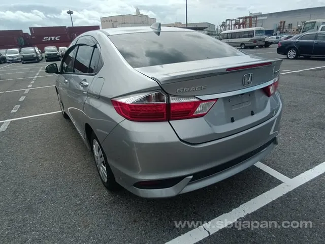 Honda Grace Hybrid Lx 2018 photo 3