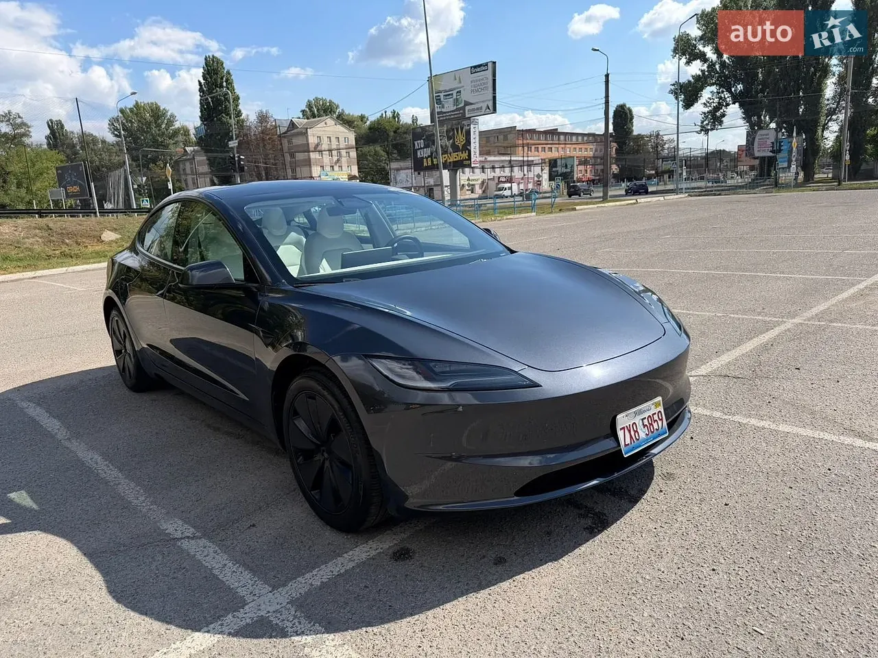 Tesla Model 3 2025 photo 2