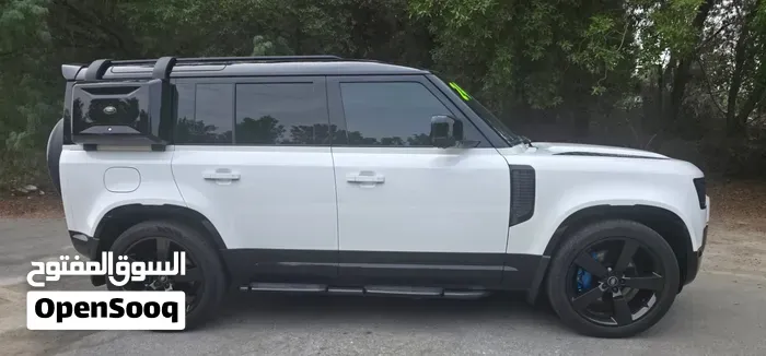 Land Rover Defender 2024 photo 4