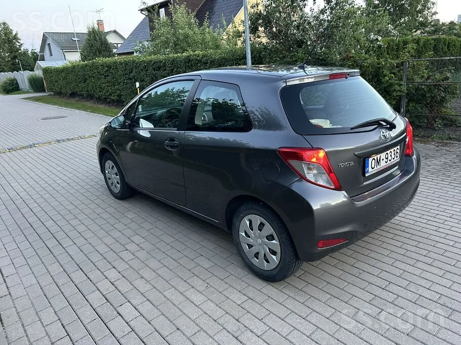Toyota Yaris 2012 photo 5