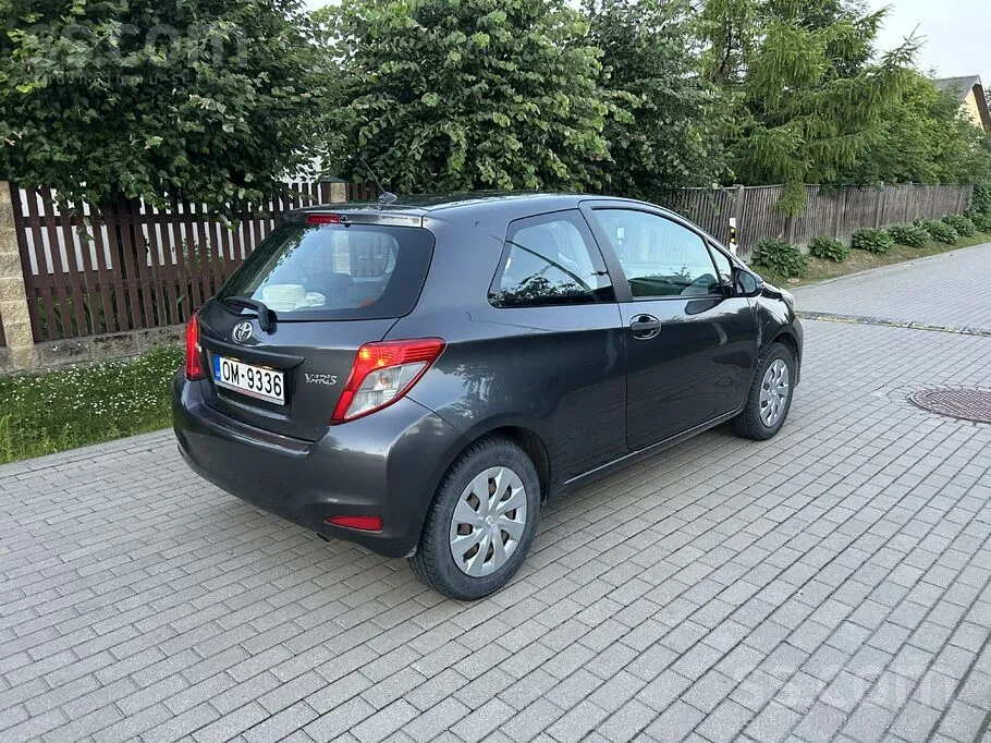 Toyota Yaris 2012 photo 4
