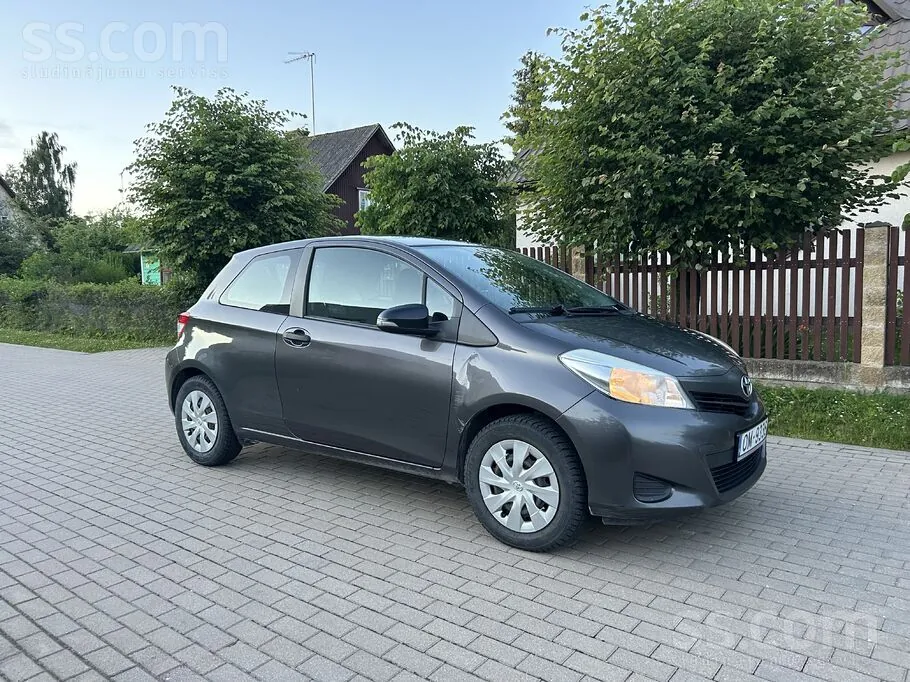 Toyota Yaris 2012 photo 3