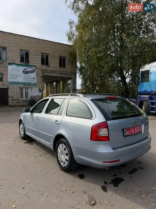 Skoda Octavia 2010 photo 4