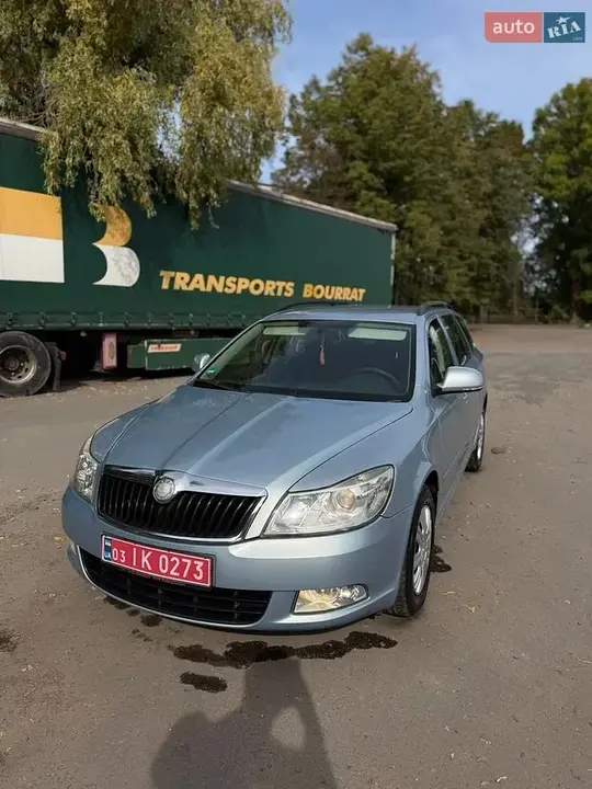 Skoda Octavia 2010 photo 2