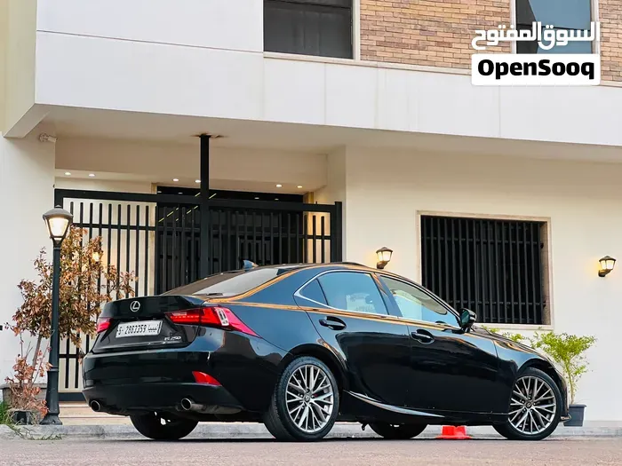 Lexus Is 2015 photo 2