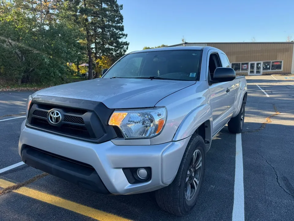 Toyota Tacoma 2012 photo 2
