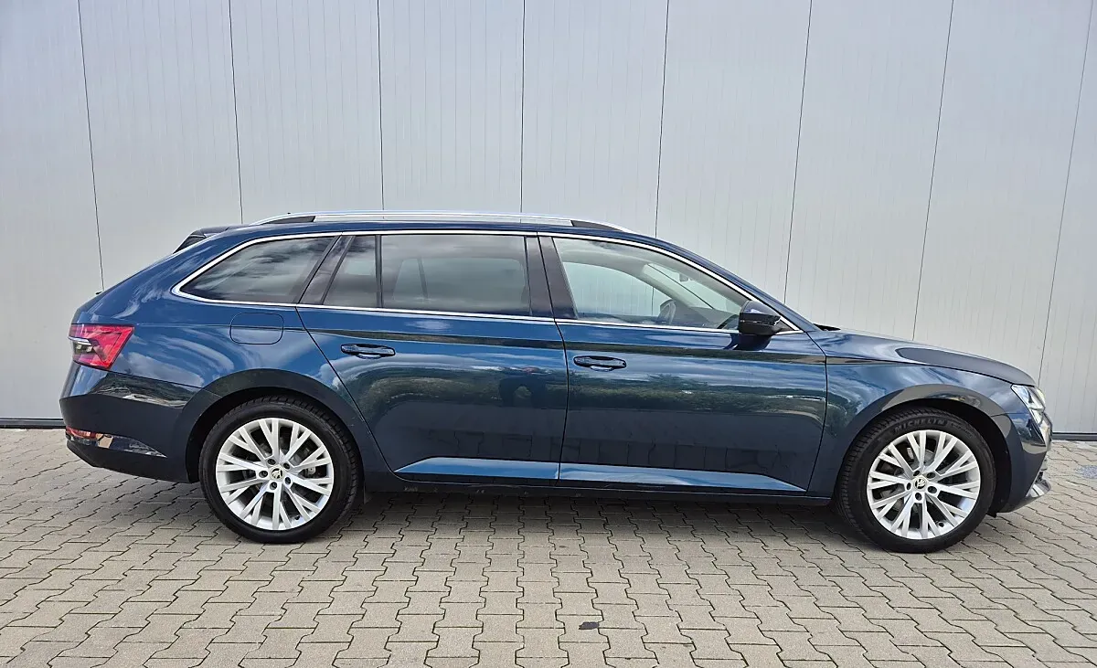 Skoda Superb 2021 photo 3