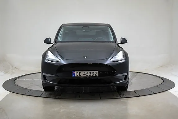 Tesla Model Y 2022 photo 2