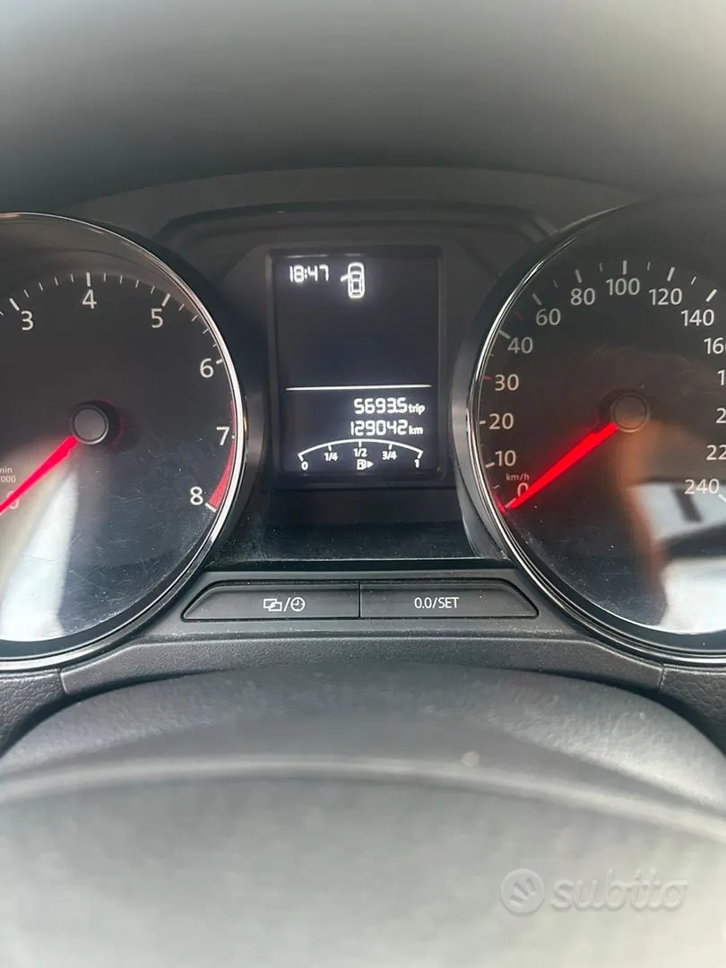 Volkswagen Polo 2015 photo 4